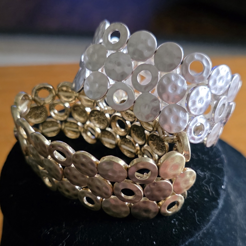Elegant Gold and Silver Hammered Circle Bracelet